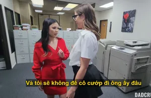 "Tôi thích bị đàn ông đụ" con đĩ nói những lời tục tĩu, bị kích thích đến phun ra, trang chủ càng thêm kích thích