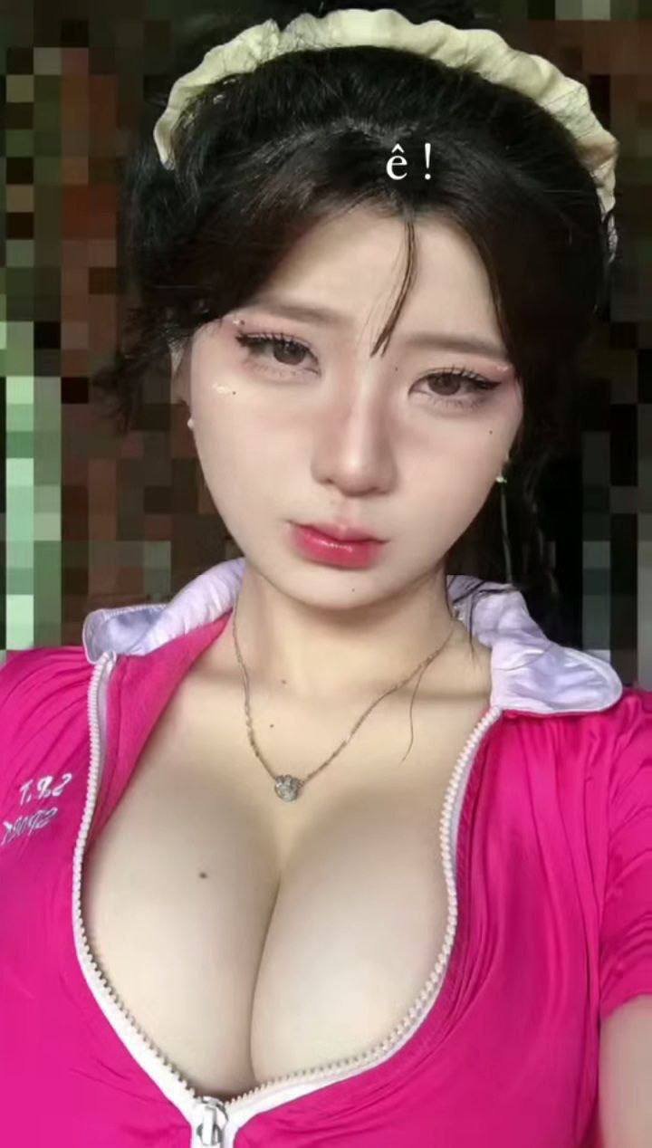 Địt nhau đủ tư thế cùng cô bạn thân lồn đẹp nhiều nước